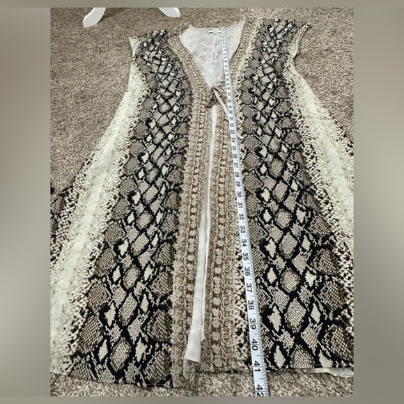 JOIE BETHWYN SNAKESKIN PRINT SHORT SLEEVE V-NECK WRAP DRESS PORCELA Sz L - Picture 7 of 9